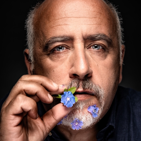 מיכה שטרית במופע אקוסטי