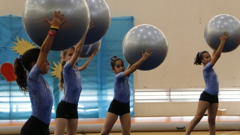 התעמלות קבוצת מתקדמות.jpeg